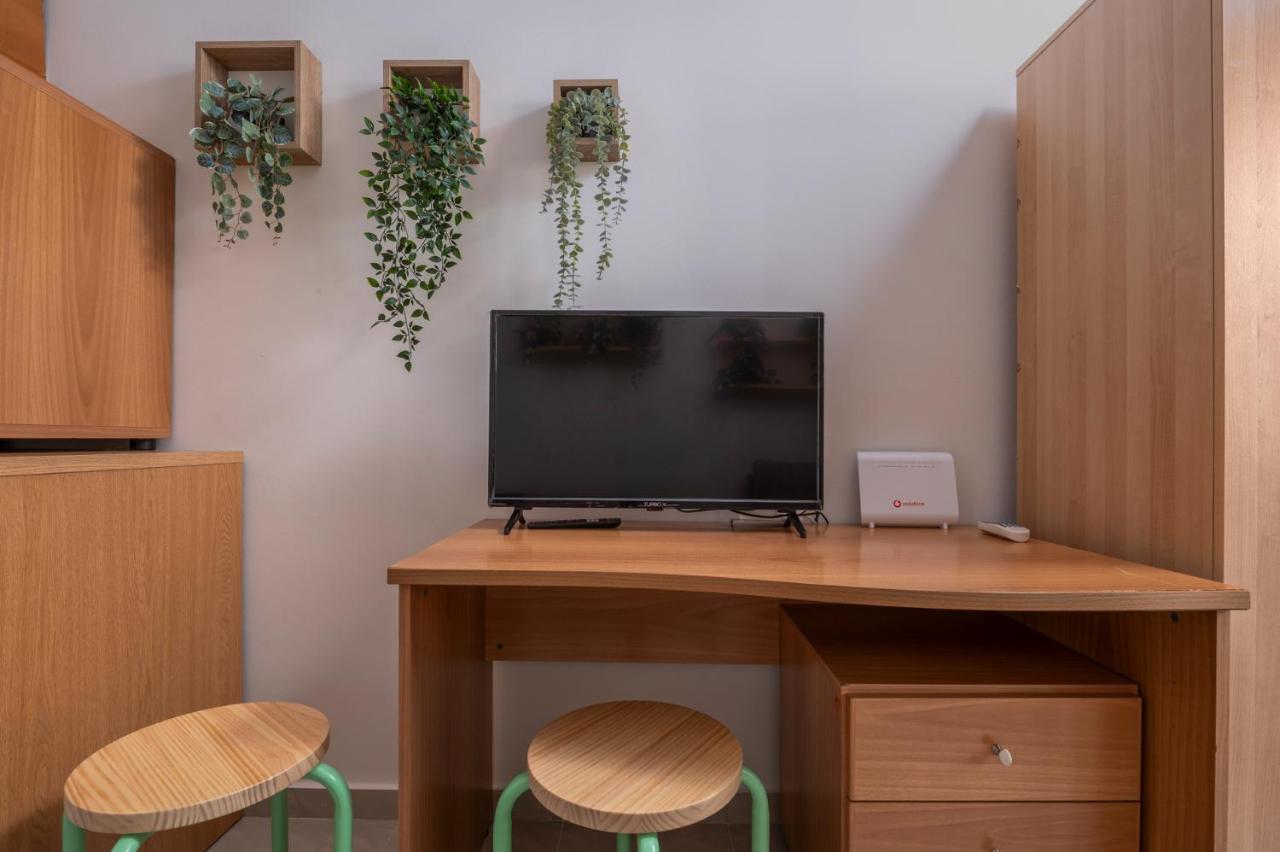 Kosmos Service Apartment Beautiful Studio 1 With Additional Cost Parking เทสซาโลนิกิ ภายนอก รูปภาพ