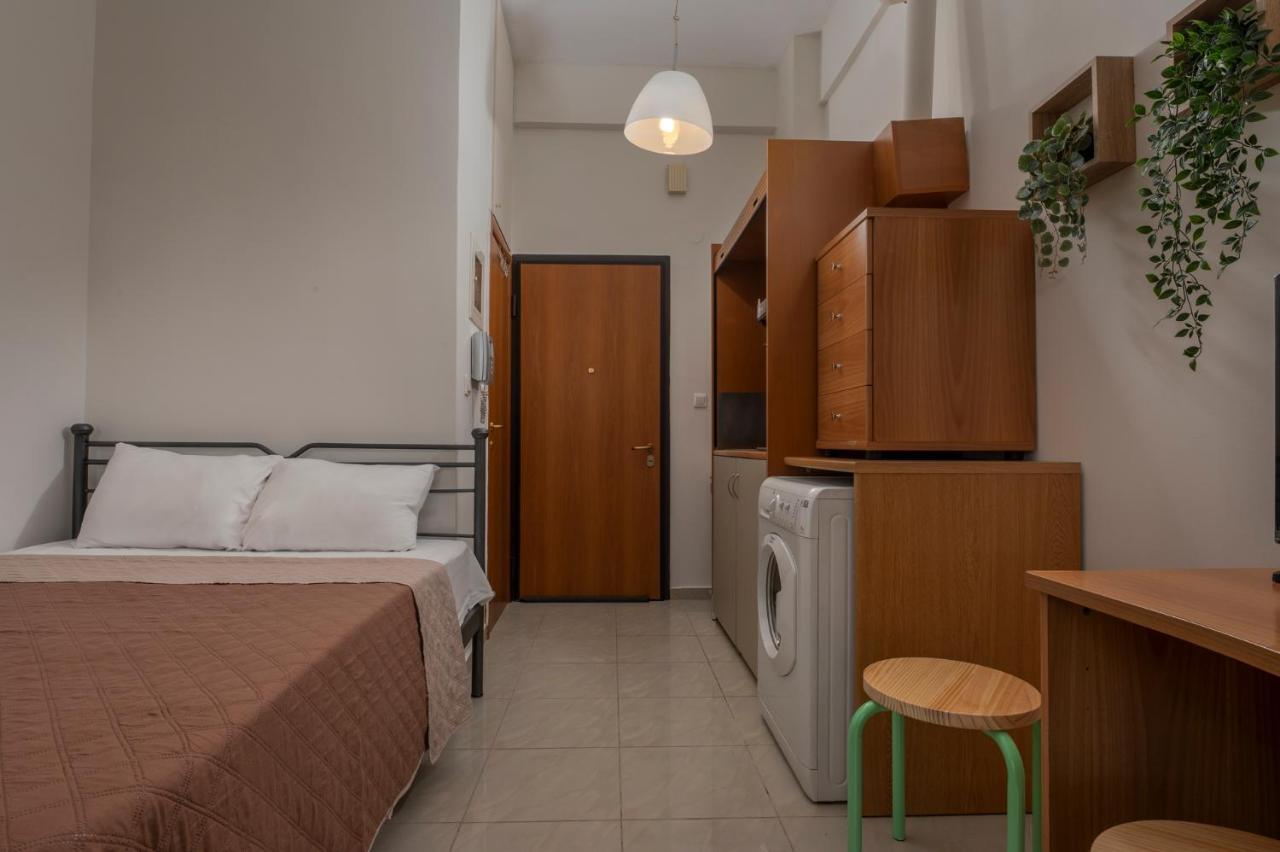Kosmos Service Apartment Beautiful Studio 1 With Additional Cost Parking เทสซาโลนิกิ ภายนอก รูปภาพ
