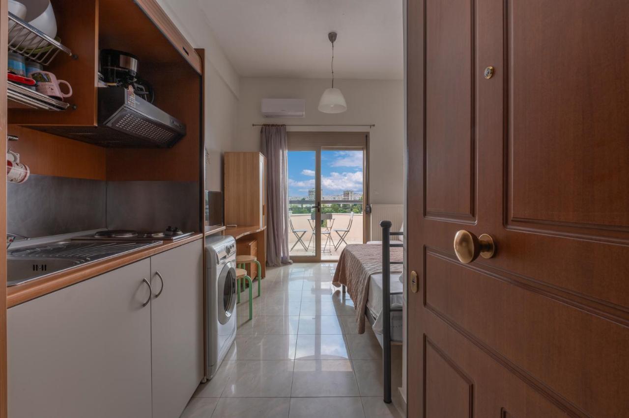 Kosmos Service Apartment Beautiful Studio 1 With Additional Cost Parking เทสซาโลนิกิ ภายนอก รูปภาพ